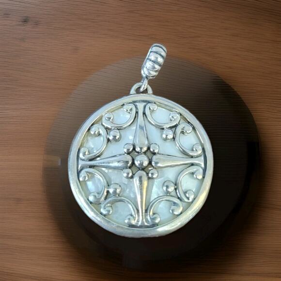 Sterling Silver 925 Mother of Pearl Round Reversable Pendant 1.5x1.25" - Picture 1 of 3